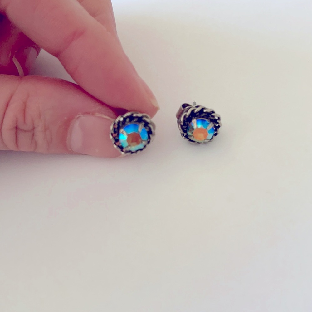 Sorrelli studs